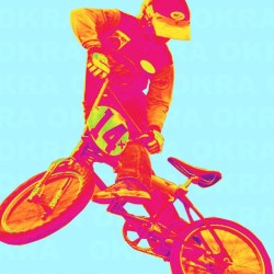 DZd97EmUMAA0Juv-1522339918-640x642